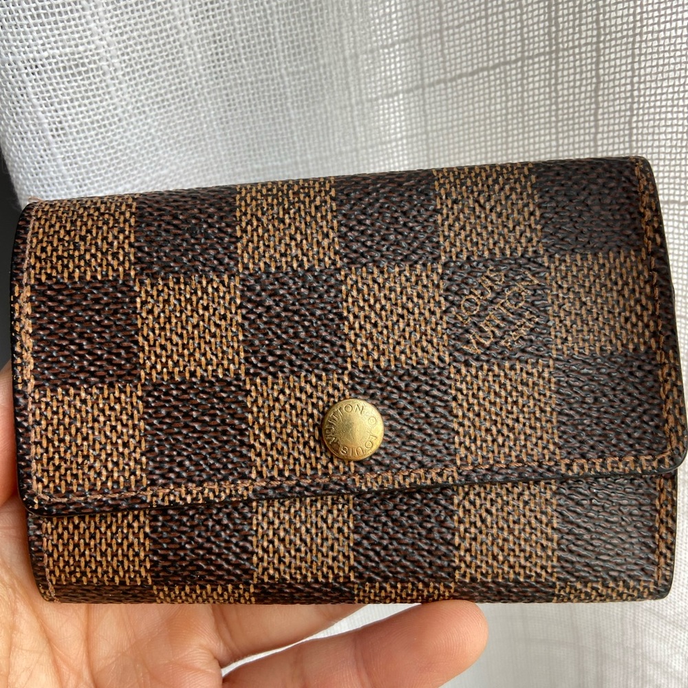 🩷SOLD 🩷Louis Vuitton 6 key holder Damier